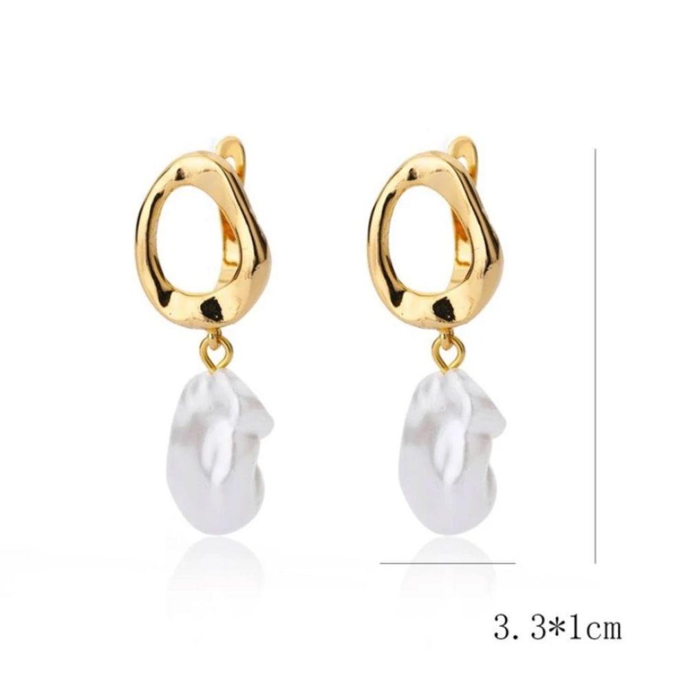NEW!! Elegant Baroque Dangle Earrings - Picture 4 of 4